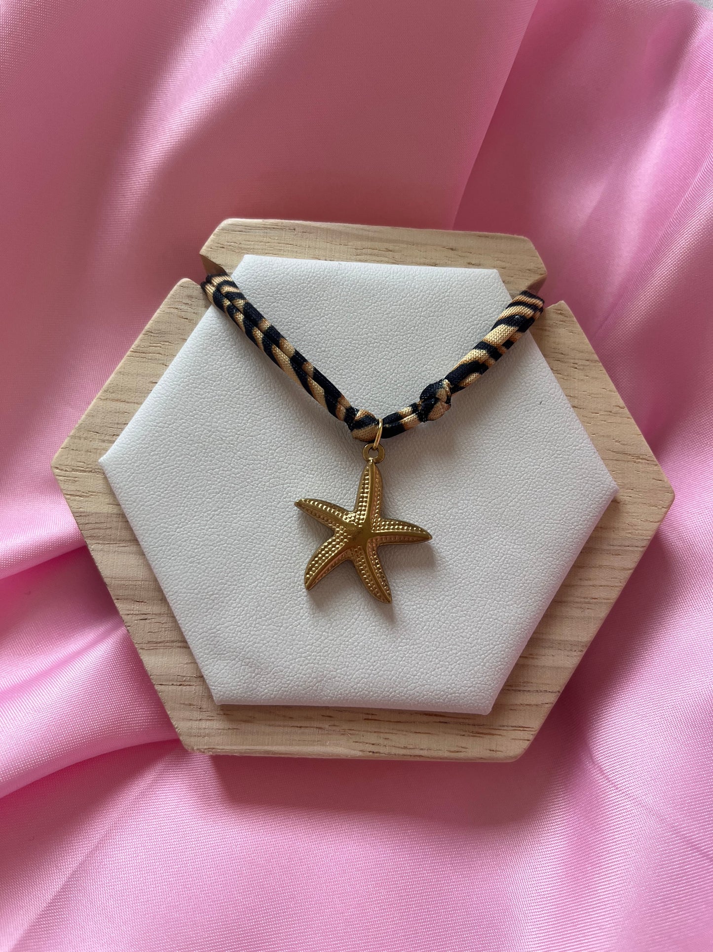 Collier Sarah