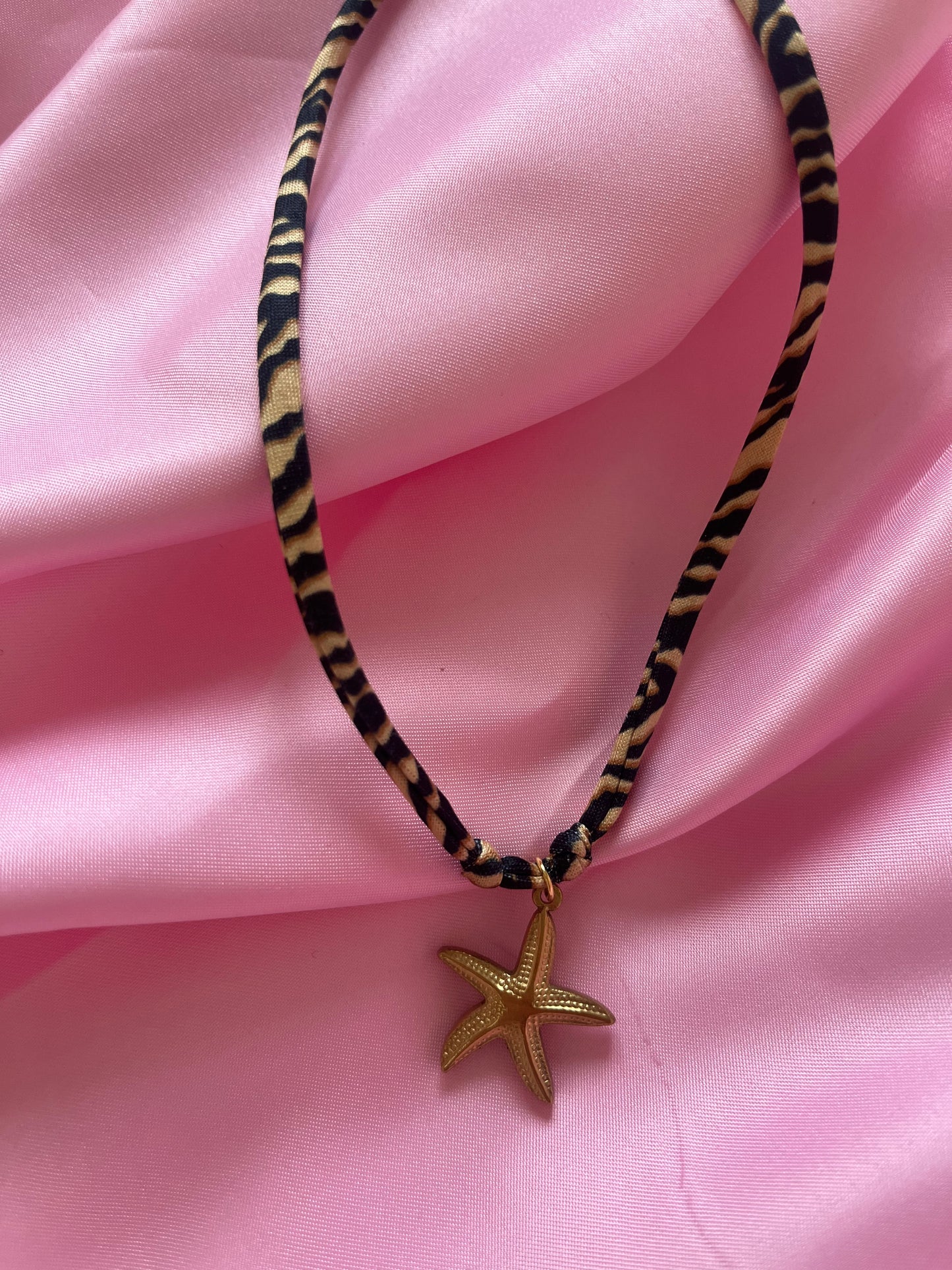 Collier Sarah